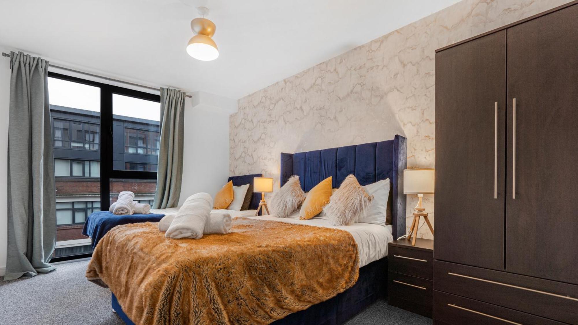 Oceanic Bliss: 2 Bed 2 Bath + Free Park + Netflix Apartment Birmingham Bagian luar foto