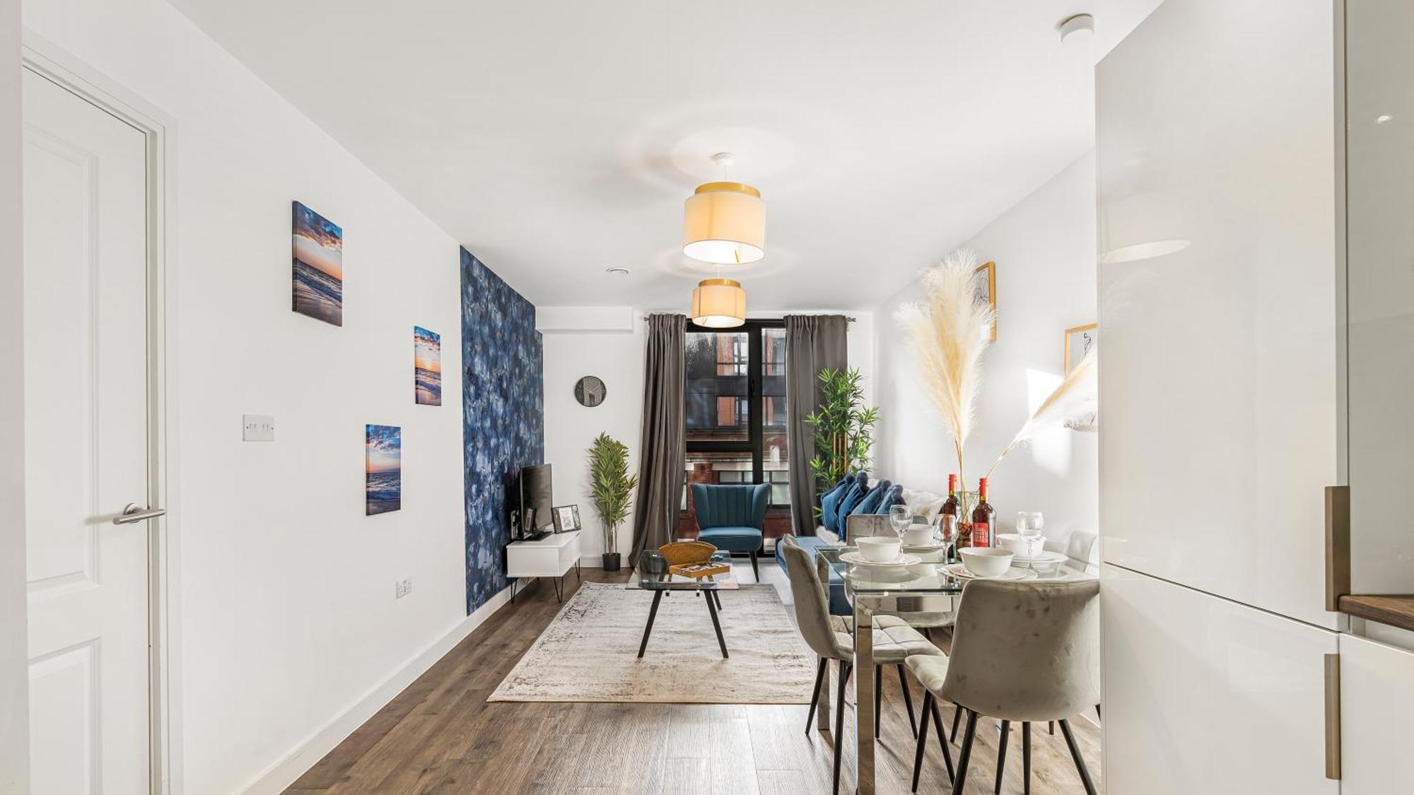 Oceanic Bliss: 2 Bed 2 Bath + Free Park + Netflix Apartment Birmingham Bagian luar foto