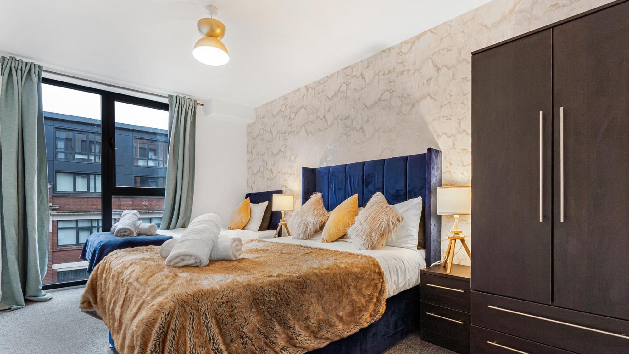 Oceanic Bliss: 2 Bed 2 Bath + Free Park + Netflix Apartment Birmingham Bagian luar foto
